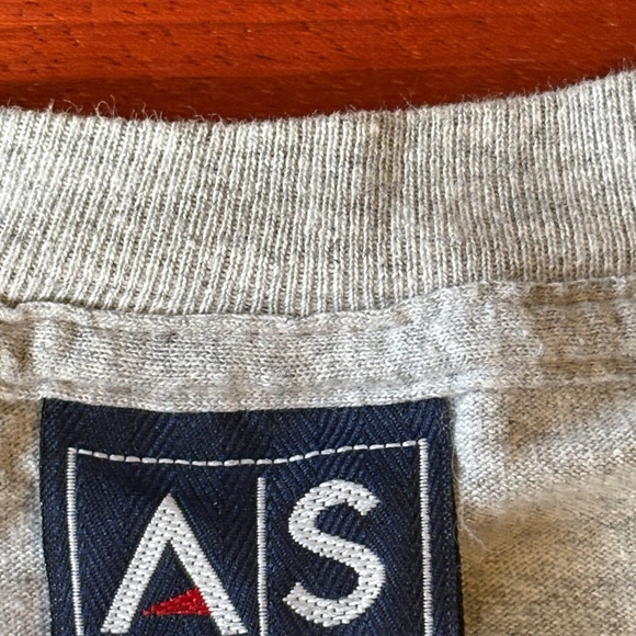 University of Michigan T-Shirt - Unisex - Picture 3 of 6